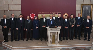 Vahit Kirişci: “CHP, YPG Hassasiyetinin Onda Birini Deprem Bölgesi İçin Gösterseydi”