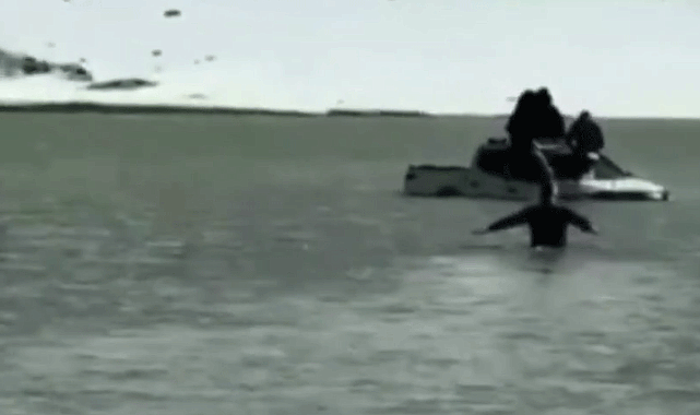 Ahır Dağı'nda Gölün ortasında Mahsur Kaldılar!