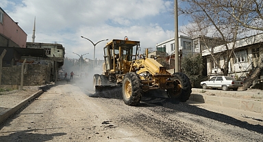 Büyükşehir’den Kuddusi Baba ve Trabzon Bulvarlarında Asfalt Çalışması