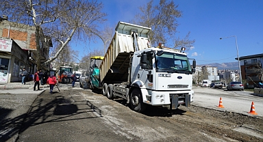 Büyükşehir, Kuddusi Baba Bulvarı’nda Asfalt Çalışmasını Sürdürüyor