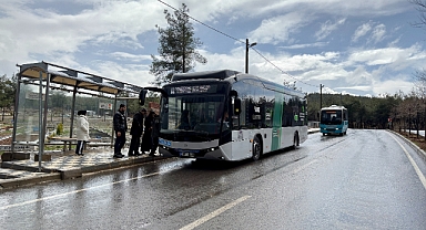 Kahramanmaraş Büyükşehir, Bayramda Mezarlık Ziyaretlerini Ulaşım Desteğiyle Kolaylaştırdı