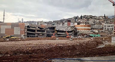 Kahramanmaraş'ta Arasa Otoparkı'nda Yıkım Mesaisi Başladı!