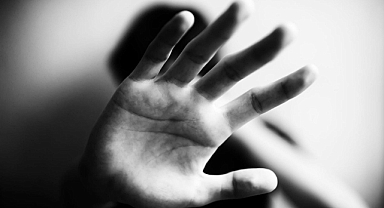 Kızını istismar ederken suçüstü yakalanan sapık babaya beraat! 