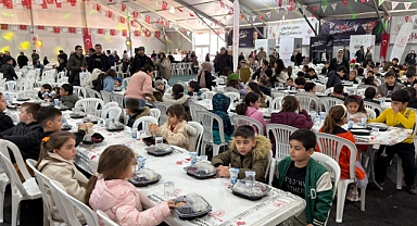 Ramazan’ın En Tatlı Sofrası Kuruldu, Çocuklar Tekne Orucuyla İftarını Açtı