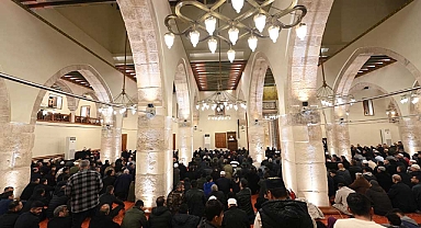 Tarihi Ulu Camii, Kadir Gecesi’nde Doldu Taştı!