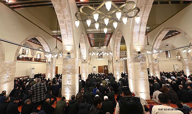 Tarihi Ulu Camii, Kadir Gecesi’nde Doldu Taştı!