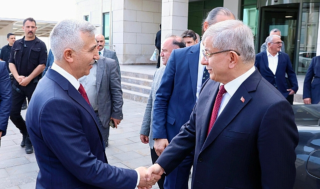 Ahmet Davutoğlu Resepsiyon Yerine Kahramanmaraş’ı tercih etti!