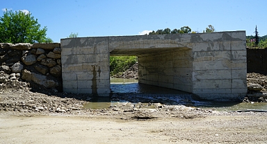 Andırın’da 5 Mahalleye Ulaşım Sağlayan Köprü Menfezde Sona Gelindi!