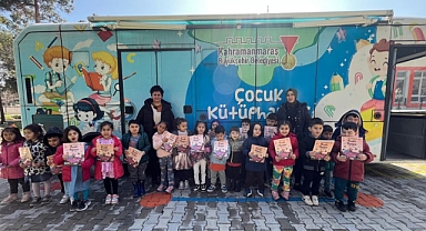 Büyükşehir’in Mobil Kütüphanesi Yüzlerce Çocuğa Ulaştı!