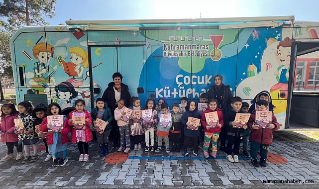 Büyükşehir’in Mobil Kütüphanesi Yüzlerce Çocuğa Ulaştı!