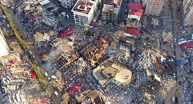 Depremde Yıkılan Binanın Firari Müteahhidi Tayland’da Yakalandı!