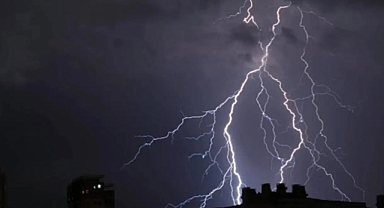 Diyarbakır’da Yıldırım Faciası: Okul Bahçesinde 2 Çocuk Hayatını Kaybetti!