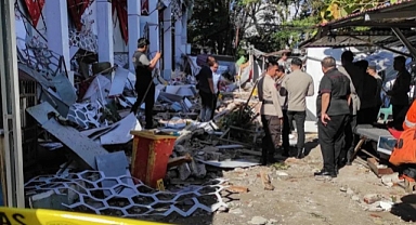 Endonezya'da 7,4 büyüklüğünde deprem!