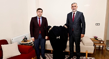 Kahramanmaraş’ta Siyam ikizi kardeşlere ziyaret!