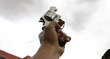 Suriye’den sıkılan kurşun Mardin’deki Profesörü vurdu!