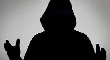 Ülke bu sapığı konuşuyor! Kadının parmaklarını emerken yakalandı…