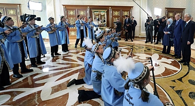 Cumhurbaşkanı Erdoğan’a Astana’da “Dombra” Sürprizi!