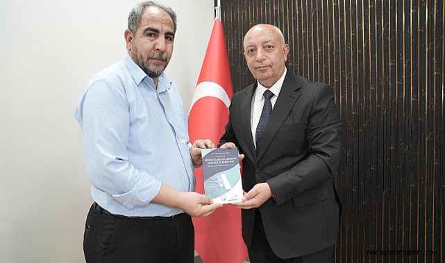 Balıkçılık Kültürünü Anlatan Eser İstiklal Üniversitesi Yönetimine Sunuldu!