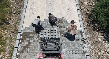 Büyükşehir, Andırın Kırsalında Yol Yatırımlarını Sürdürüyor!