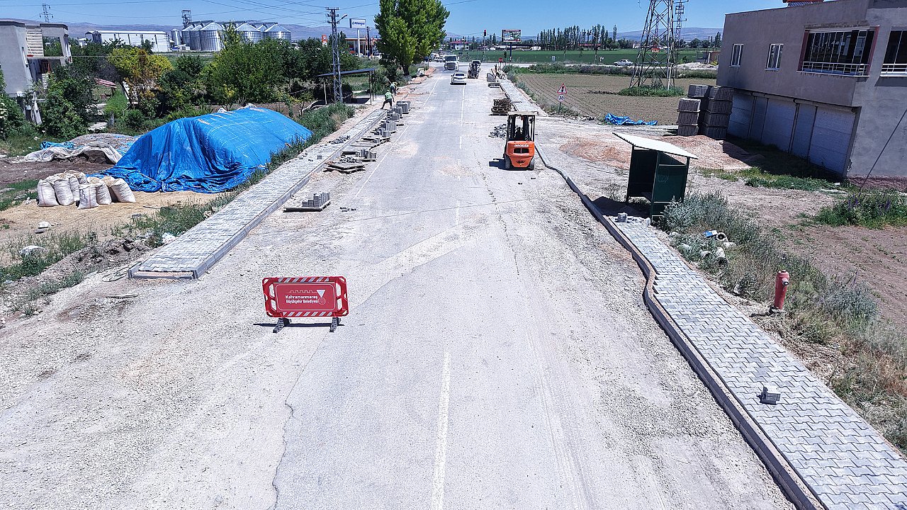 Büyükşehir, Elbistan Tepebaşı Caddesi’nde Yenileme Çalışmasına Başladı!