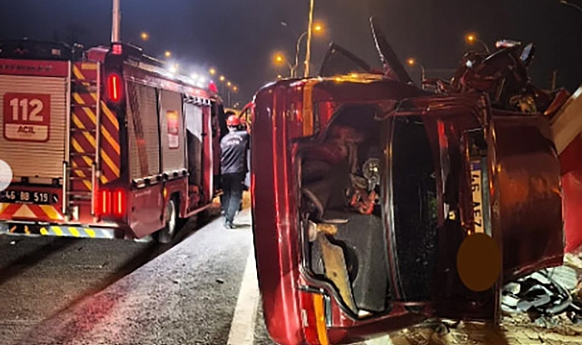 Kahramanmaraş’ta Kontrolden Çıkan Araç Bariyerlere Çarptı, 2 Yaralı