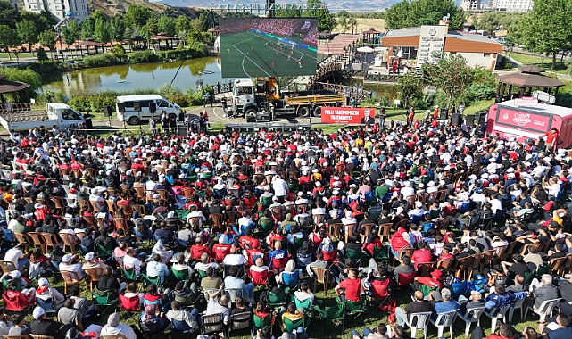 Kahramanmaraş'ta Milli Maç Heyecanına YKS Freni! İçişleri Bakanlığı Meydanlarda Dev Ekranı Yasakladı