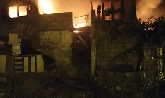 Kahramanmaraş'ta Mobilya Atölyesinde Yangın: 1 Kişi Ağır Yaralandı