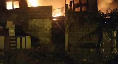 Kahramanmaraş'ta Mobilya Atölyesinde Yangın: 1 Kişi Ağır Yaralandı