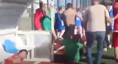 Kahramanmaraş’ta saha karıştı! Şampiyonluk maçında kavga çıktı!