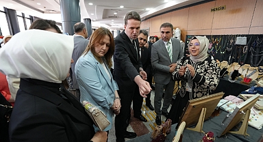 KAMEK’in Eserleri Yıl Sonu Sergisinde Görücüye Çıktı!