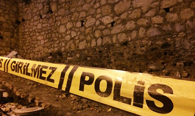 Kötü Koku Gerçeği Ortaya Çıkardı! Kahramanmaraş’ta Yaşlı Adam Duvar Altında Ölü Bulundu
