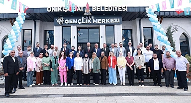 Onikişubat Belediyesi’nin Kale Gençlik Merkezi yoğun katılımla hizmete açıldı!