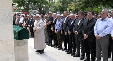 Şirikçi Ailesinin Acı Kaybı: Saadet Şirikçi Dualarla Son Yolculuğuna Uğurlandı