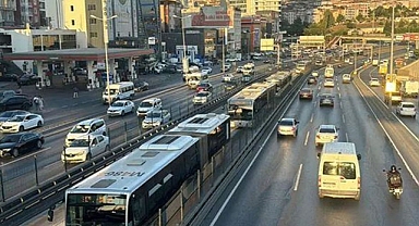 15 Temmuz Metrobüs Seferleri: Hangi Duraklar Kapalı, Ulaşım Nasıl Sağlanacak?