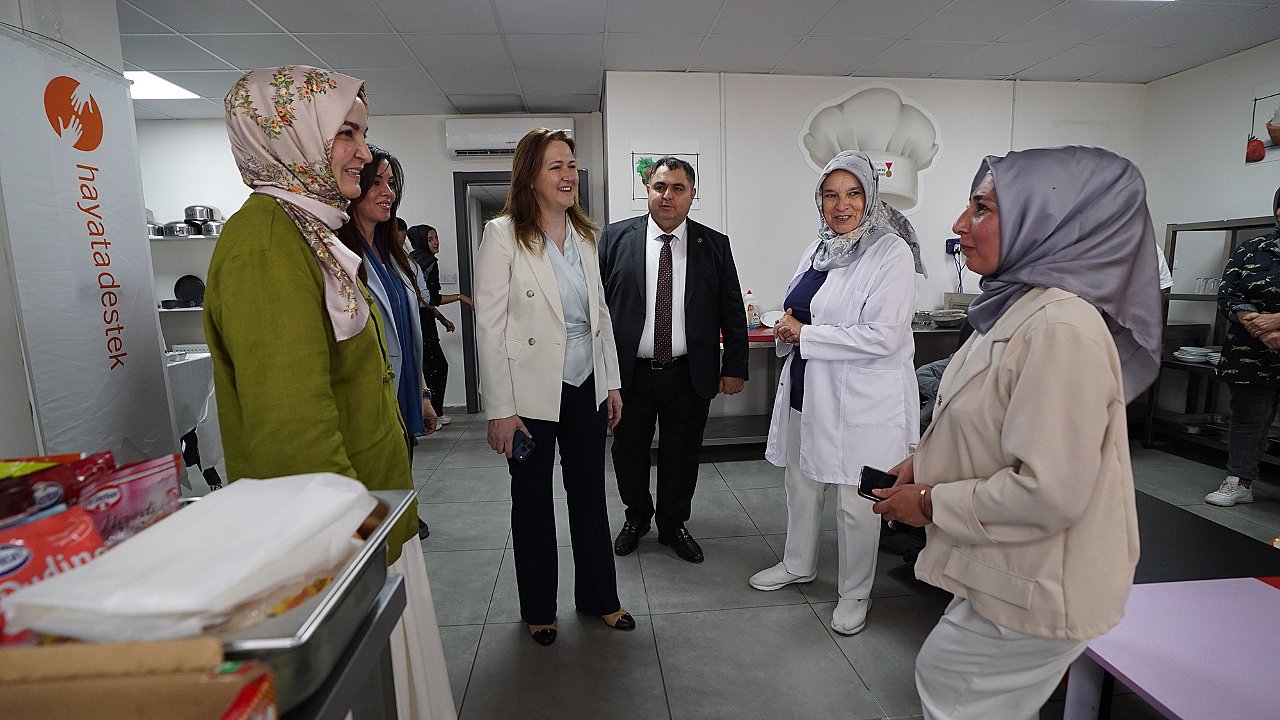 Engelsiz Yaşam Merkezi’nde Emek ve Başarı Sergisi!