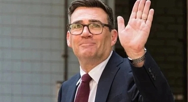 İngiltere'de Başbakan Değişti: Keir Starmer Görevi Bıraktı, Andy Burnham Dönemi Başladı