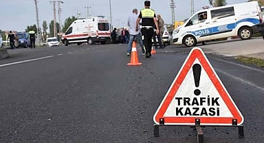 İstanbul-Kahramanmaraş Seferi yapan Otobüs ile Biçerdöver Çarpıştı: Yolcular Büyük Tehlike Atlattı