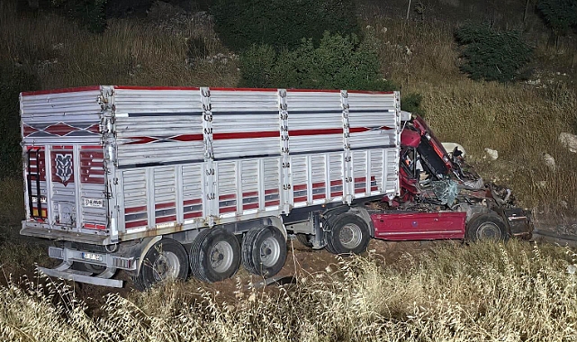Kahramanmaraş'ta 2 Tır Çarpıştı: Sürücü Kabinde Sıkıştı, AFAD Kurtardı
