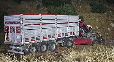 Kahramanmaraş'ta 2 Tır Çarpıştı: Sürücü Kabinde Sıkıştı, AFAD Kurtardı