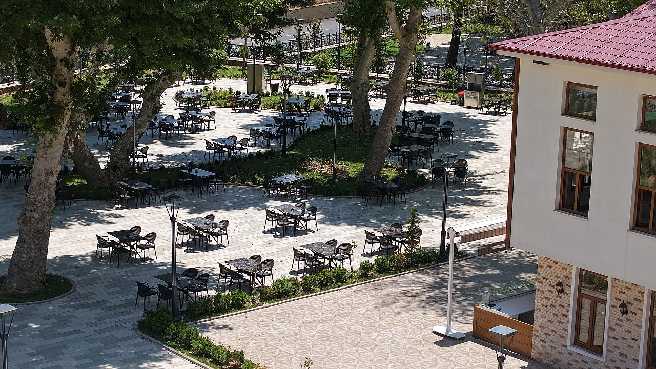 Kahramanmaraş’ta Çınaraltı Çay Bahçesi, Hizmete Açılıyor!