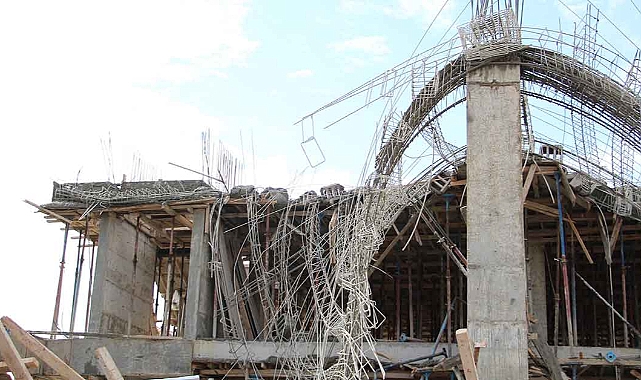 Kahramanmaraş'ta Facianın Eşiğinden Dönüldü! İnşaatta İskele Çöktü, 4 İşçi Yaralandı