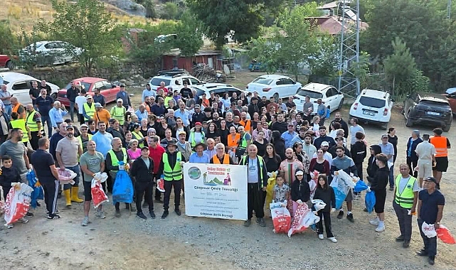 Kahramanmaraş'ta Gurbetçilerden Örnek Davranış! 6 Yıldır Köylerini El Birliğiyle Temizliyorlar